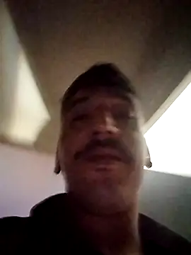 JuicyBigcockxh online show from May 27, 11:35 pm
