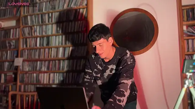 jim dj online show from October 8, 8:13 pm