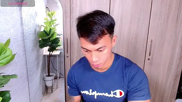 PinooyMilker online show from November 29, 12:29 pm