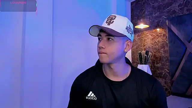 Draven Marceaux online show from April 16, 11:21 am