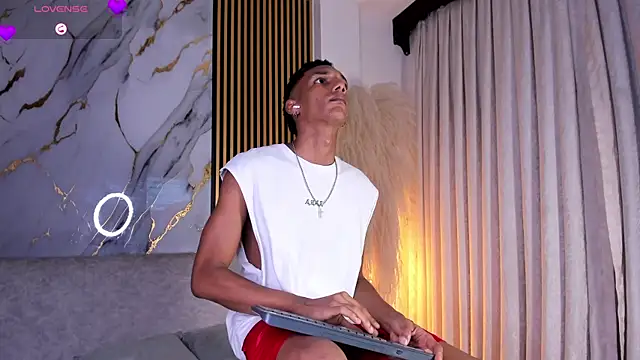 JulienSaint online show from March 2, 11:17 am