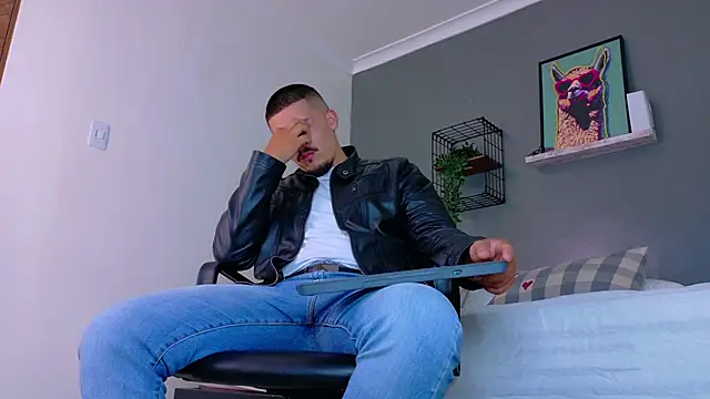 MrFox   online show from March 31, 7:26 pm