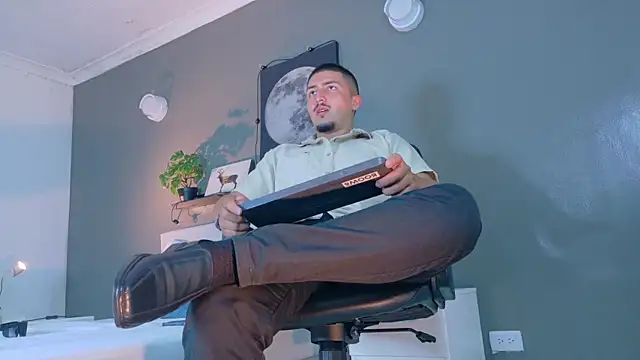 MrFox   online show from November 21, 7:57 pm