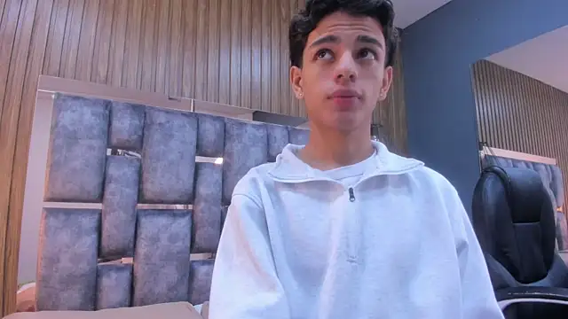 owen  johnson online show from April 8, 11:31 am