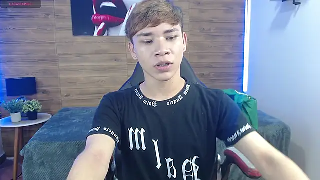 nathanclay online show from April 10, 3:02 am