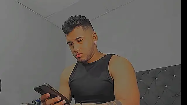 evan hardy online show from February 25, 1:17 am