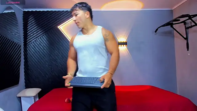 Horny nick18 online show from June 1, 12:49 pm