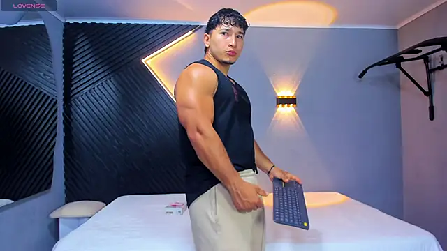 Horny nick18 online show from April 13, 4:18 pm