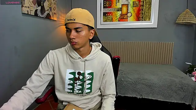 markbowie online show from November 11, 11:37 am