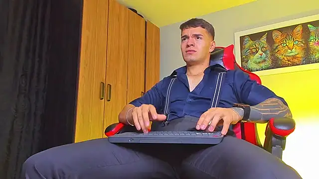 ALPHA DOMINUS  online show from September 29, 4:44 am