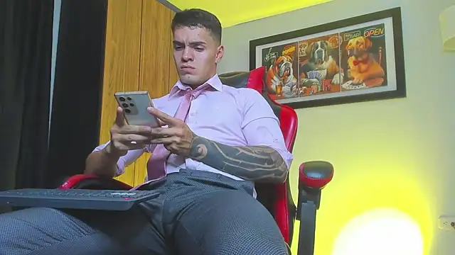 ALPHA DOMINUS  online show from March 6, 4:09 am