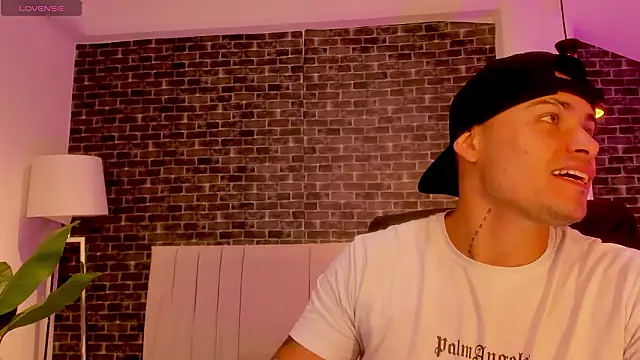 connorsmiith online show from March 4, 2:57 pm