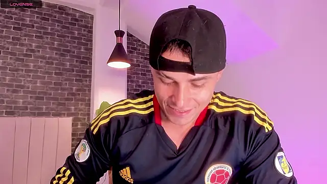 connorsmiith online show from March 11, 3:52 pm