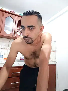 stivenlujan69 online show from April 10, 6:48 pm