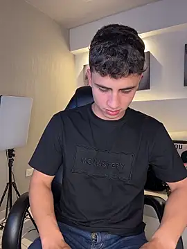 AdrianRinaldi online show from April 6, 8:09 pm