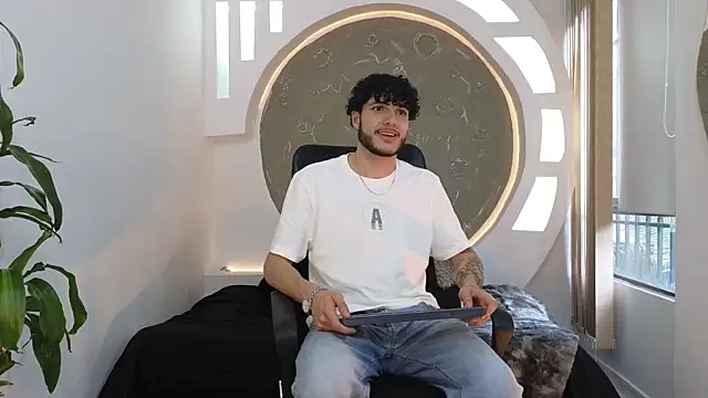 Rafael Mendezz online show from October 19, 9:40 pm