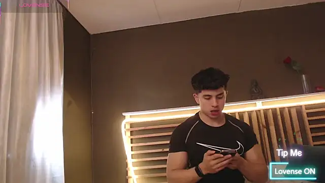 PaulEvens online show from December 2, 1:25 pm