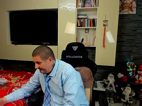 SpartacusDaddy48 online show from January 18, 3:03 pm