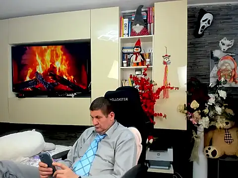 SpartacusDaddy48 online show from March 20, 3:10 am