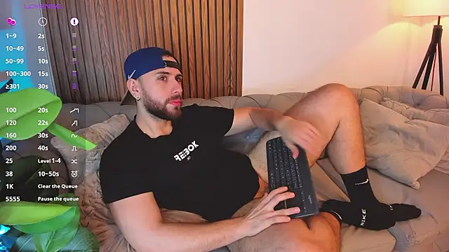 Maximo Wolff online show from March 6, 8:06 pm