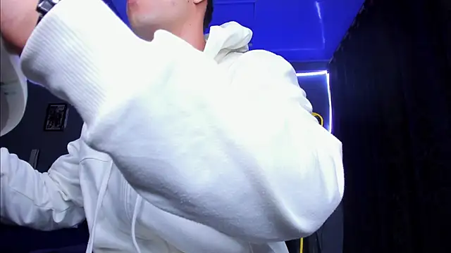 alexgiraldo   online show from October 23, 2:15 am