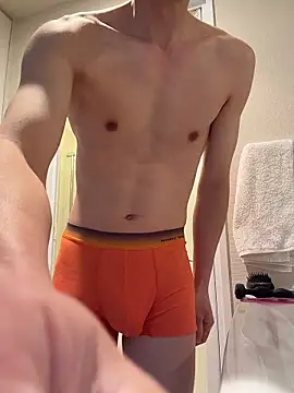 iiiviviii online show from February 28, 3:49 am