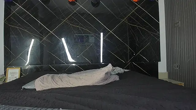 DimitriDeluxe online show from January 6, 5:28 pm