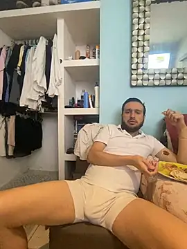 Alexitho25 online show from July 10, 10:00 pm