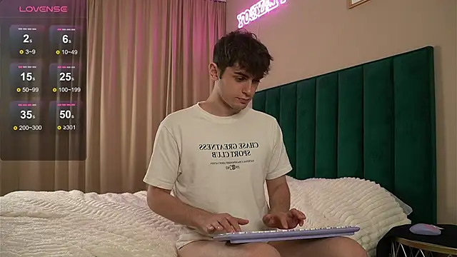 fordenisk online show from September 19, 1:33 pm