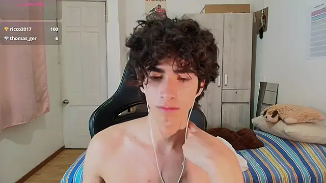 Nude Boy18 online show from April 6, 4:46 am