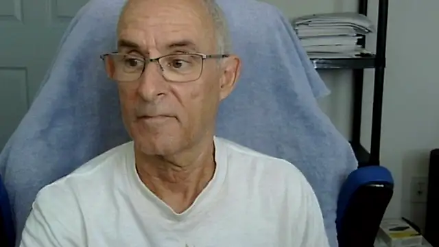 funone1999 online show from October 26, 6:21 pm