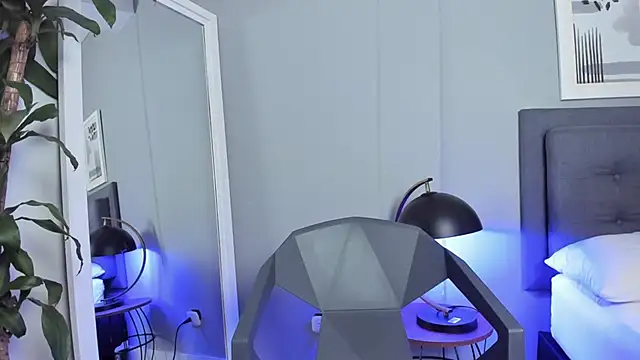 Tylerffoxx online show from October 29, 8:56 pm