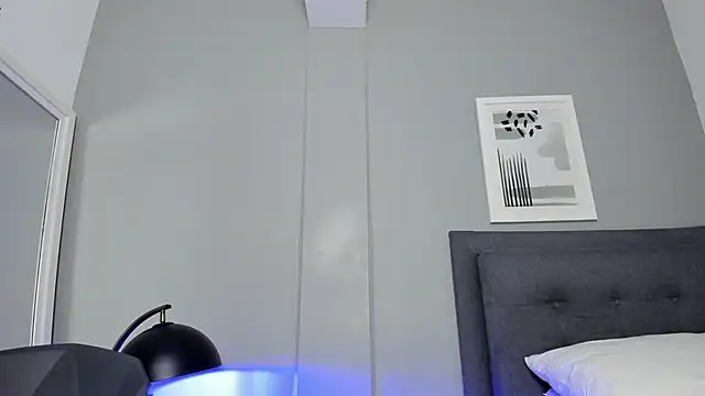 Tylerffoxx online show from November 22, 9:14 pm