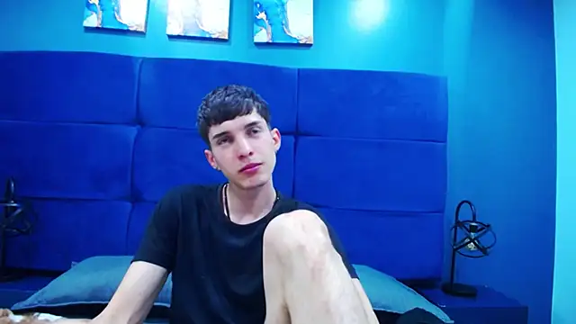 Jheampiiero online show from September 22, 1:43 pm