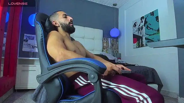 Yiyo10  online show from February 23, 5:31 am