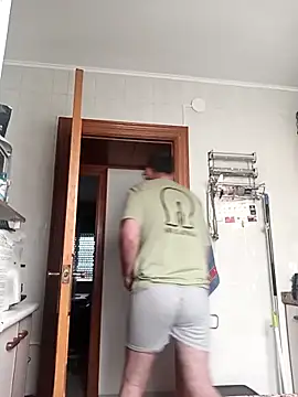 gigolobcn online show from April 1, 1:52 pm