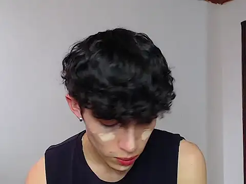 john vichenso online show from October 1, 9:30 pm