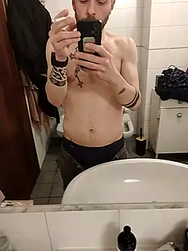 Baldassarre1990 online show from March 26, 9:41 pm