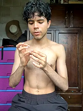 Axel-Mejia online show from October 31, 7:06 pm