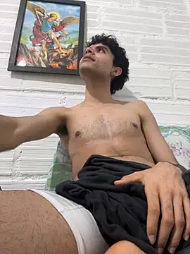 Axel-Mejia online show from October 28, 2:58 am