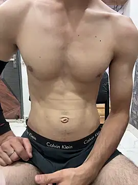 coupleyug online show from April 18, 7:07 pm