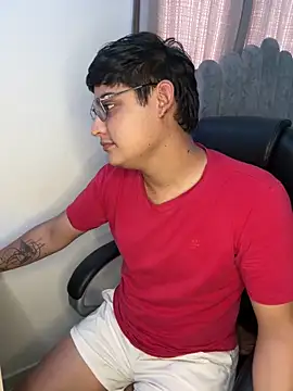 yesitwink  online show from April 7, 5:13 pm