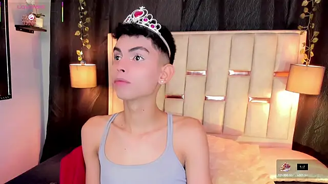 Room 69x online show from October 7, 1:04 pm