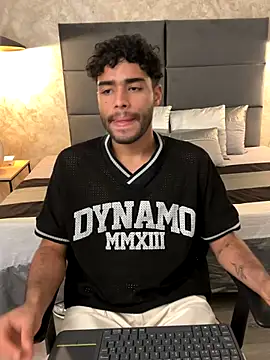 RaphaelDufort online show from November 21, 12:20 am