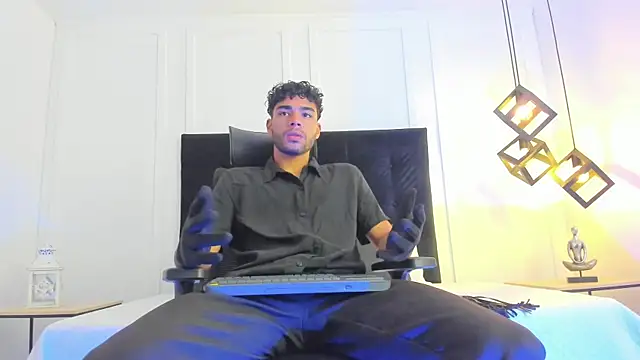 Snapshot of RaphaelDufort chatting on October 19, 6:55 pm RaphaelDufort online show from October 19, 6:55 pm