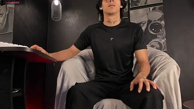 jett savage online show from December 3, 2:12 pm