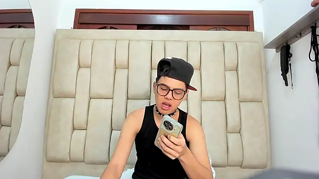 Felipe Cold online show from November 23, 3:06 am