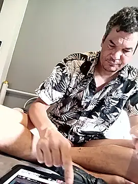 twitshe online show from January 11, 9:02 am