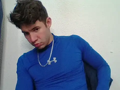 Maxtaylor18 online show from October 16, 4:20 am