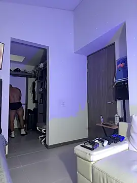 Andrew Johnnson online show from April 7, 10:10 pm